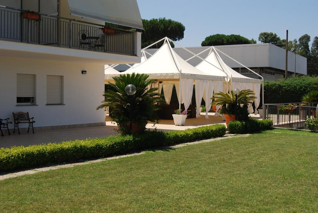 Telma Hotel Terracina Exterior foto